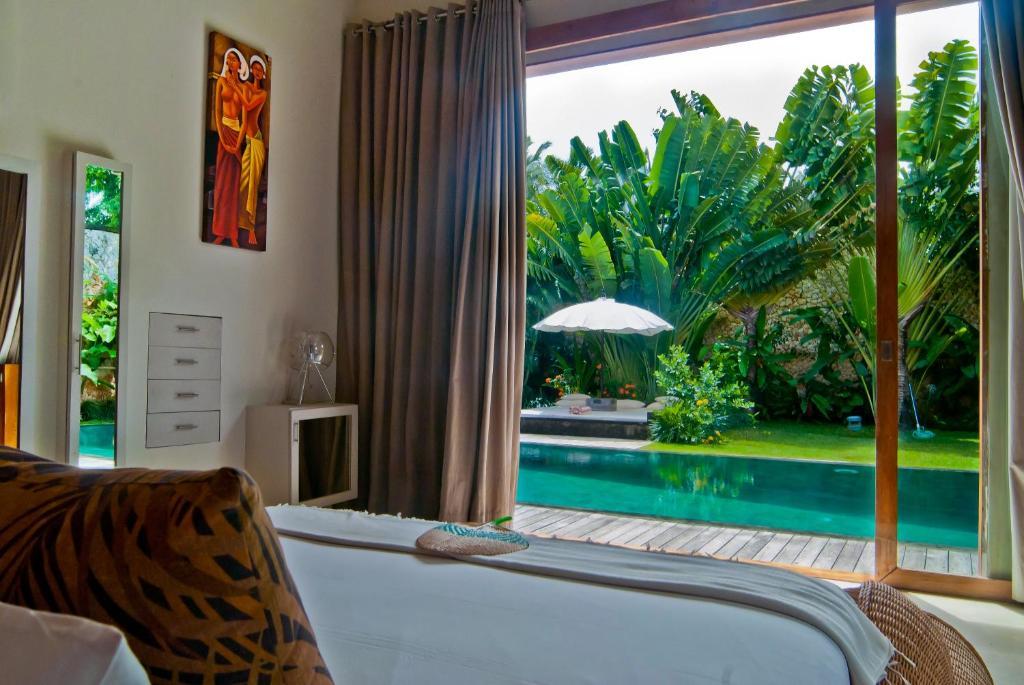 Eko Villa Seminyak - Tropical Villa, Walk To Beach Pokoj fotografie